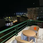 Bright Seaside Apartment, 100m From The With Sea Views *