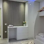 Bright Seaside Apartment, 100m From The With Sea Views
