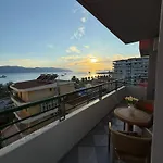 Apartamento Bright Seaside Apartment, 100m From The With Sea Views