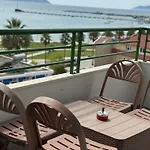 Apartamento Bright Seaside Apartment, 100m From The With Sea Views *