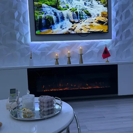 Bright Seaside Apartment, 100m From The With Sea Views Appartamento