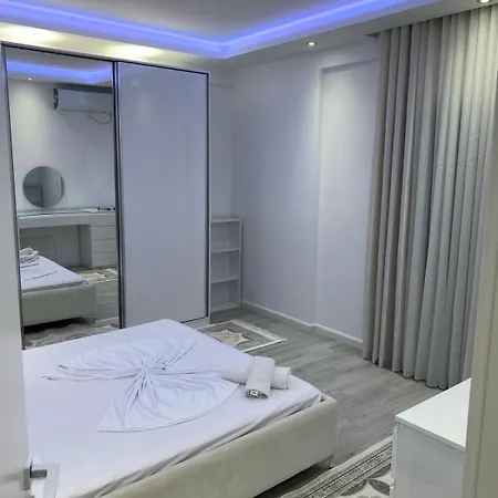 公寓 Bright Seaside Apartment, 100m From The With Sea Views *