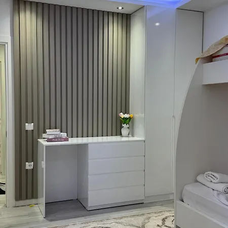 Bright Seaside Apartment, 100m From The With Sea Views