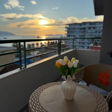 Bright Seaside Apartment, 100m From The With Sea Views * Vlorë