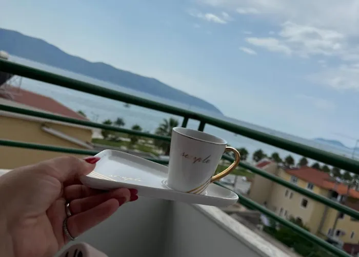 Apartament Bright Seaside Apartment, 100m From The With Sea Views *