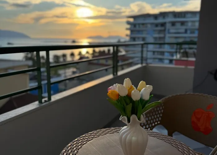 Bright Seaside Apartment, 100m From The With Sea Views * Wlora